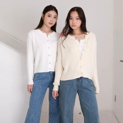 Leiyrue - A3GG3C13 - Cardigan Knit Long Sleeve - Ivory